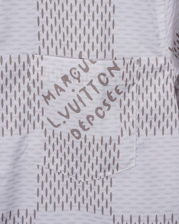 ブランドシャツ着用イメージ